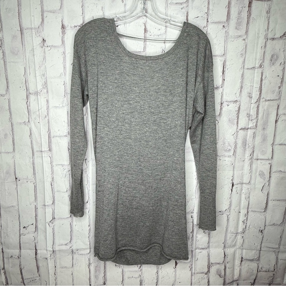 Athleta 100% Cashmere Drishti Sweater Size M Gray Quiet Luxury Balletcore Yoga